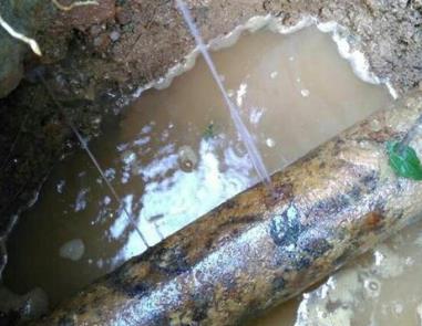 巴中市楼顶渗水维修公司分享下地暖漏水的原因及检测方法。